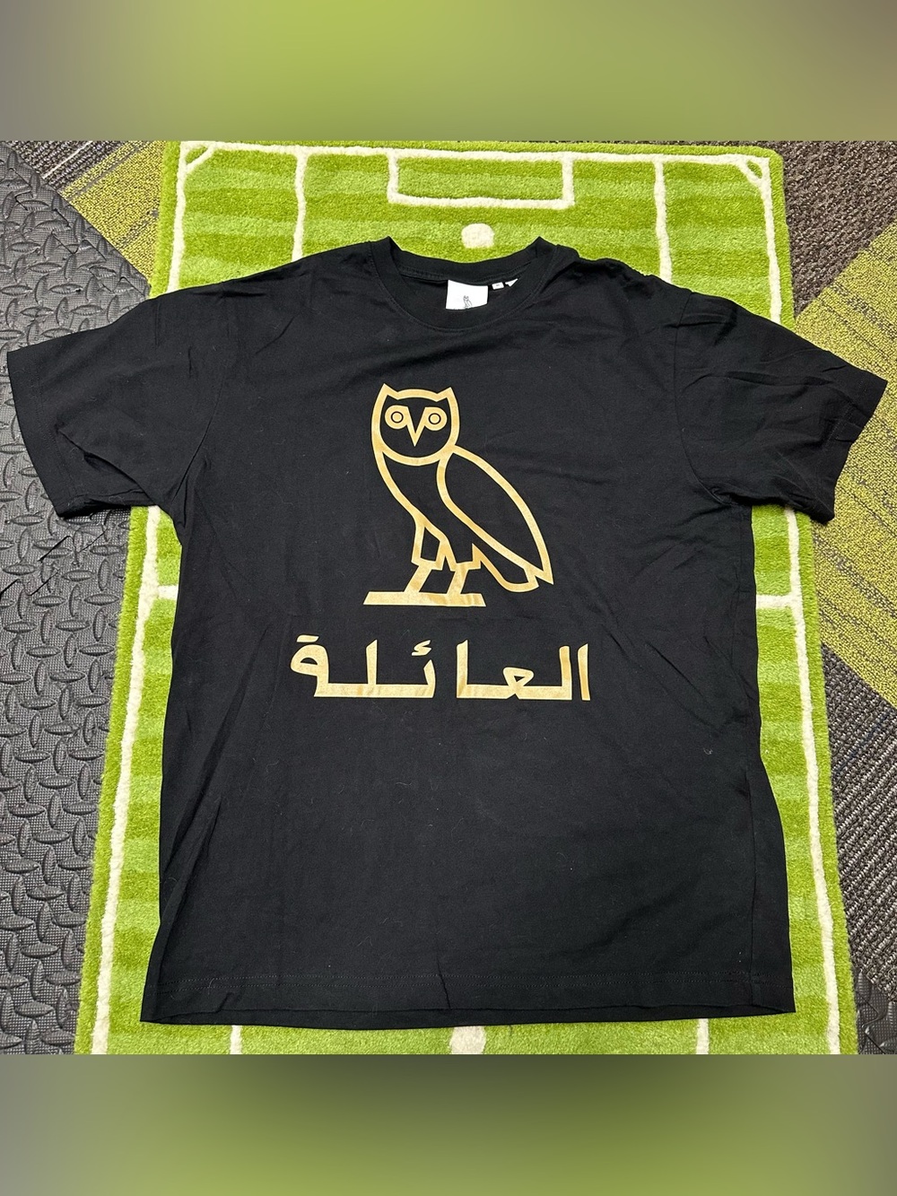 OVO October’s Very Own Arabic Family Owl T-Shirt Black Gold Size M